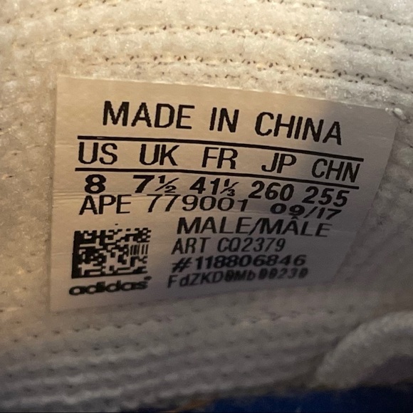 Adidas white sneakers size 8 - Picture 5 of 5